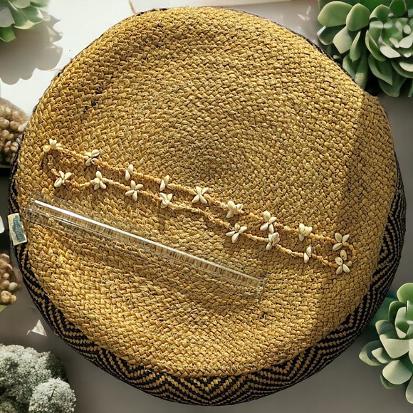 DISCO LEMONADE Vintage Long Natural Cowrie Shell, Puka Shell, Necklace, Lei, 70 - Picture 5 of 14